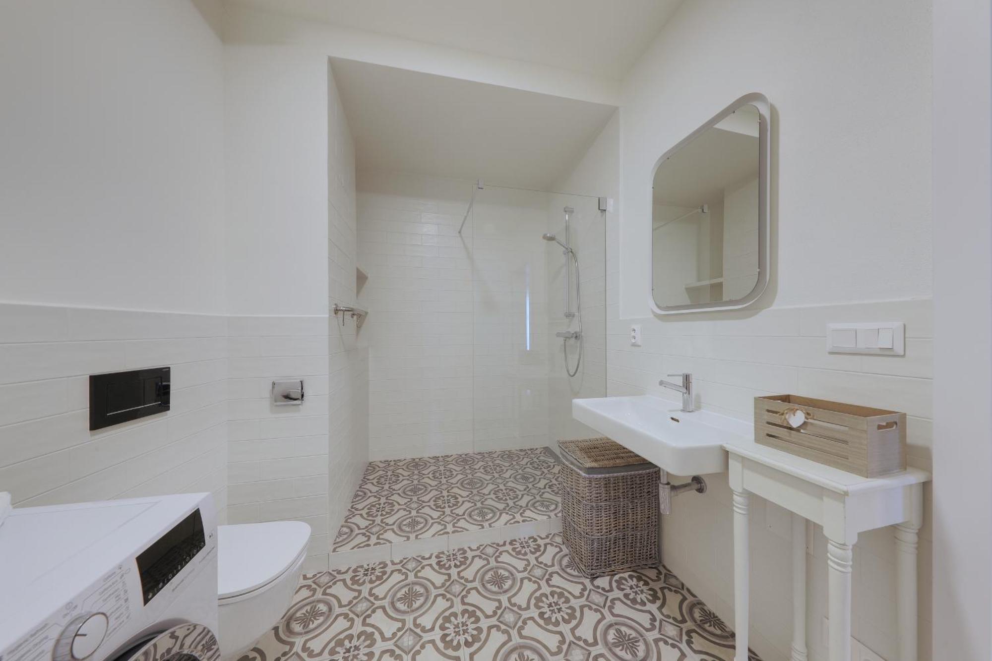 Shone Apartment Old Town 2 Bedroom Bratislava Eksteriør bilde