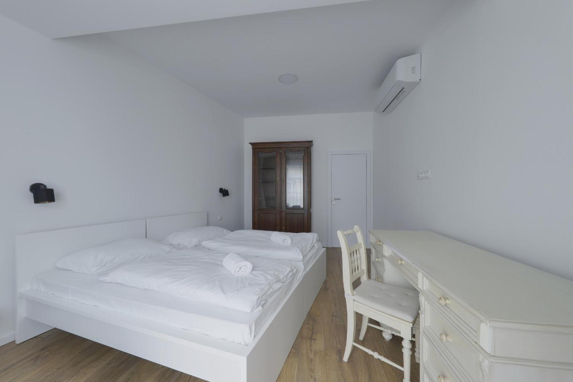 Shone Apartment Old Town 2 Bedroom Bratislava Eksteriør bilde