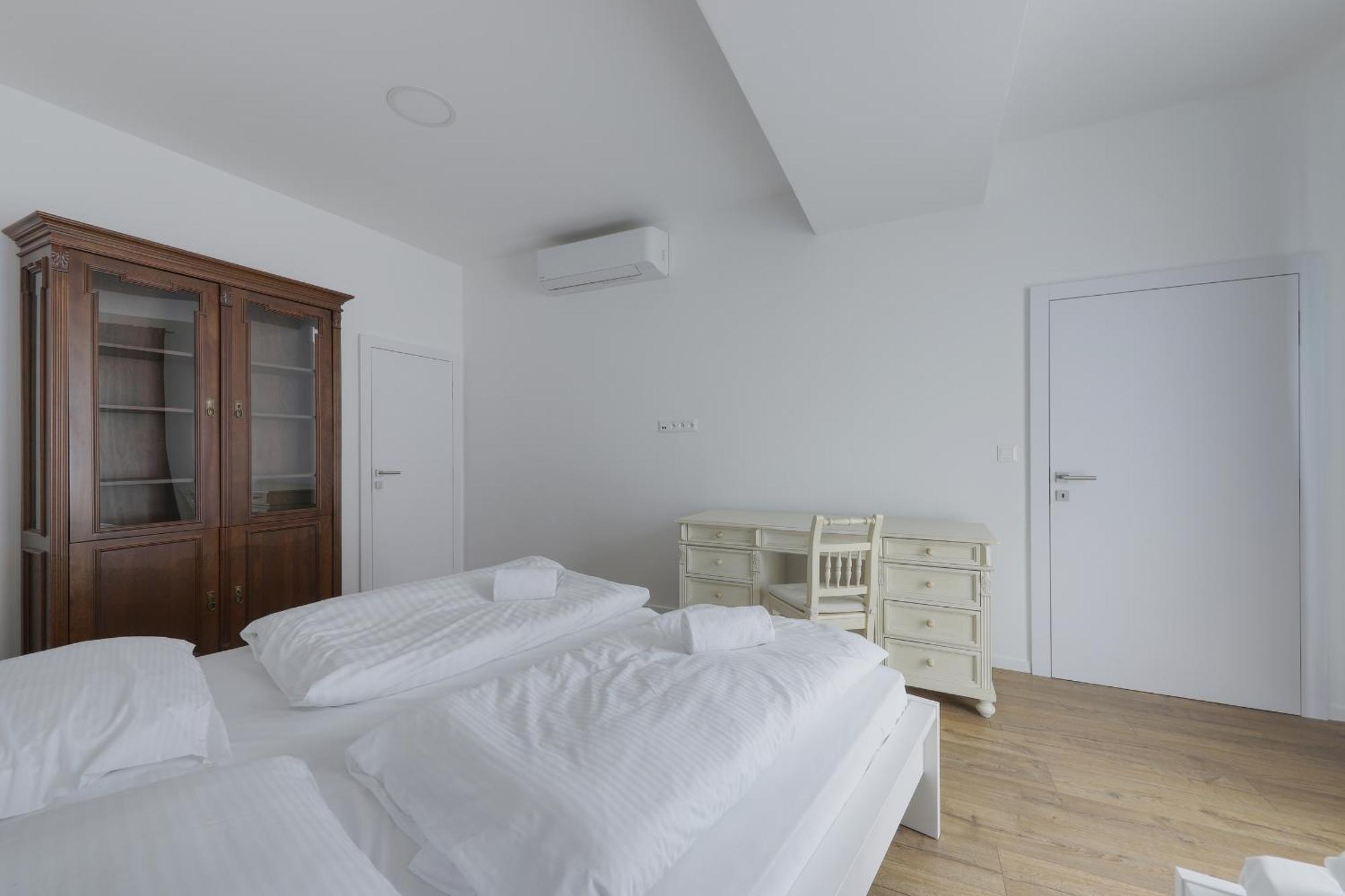 Shone Apartment Old Town 2 Bedroom Bratislava Eksteriør bilde